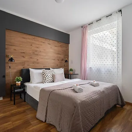 Apartment Eco - Charming 1 Bedroom With Balcony *