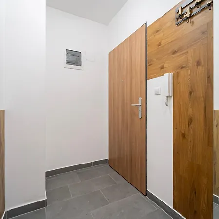 Eco - Charming 1 Bedroom With Balcony
