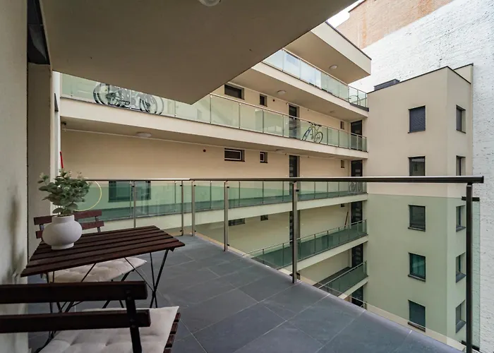 Eco - Charming 1 Bedroom With Balcony