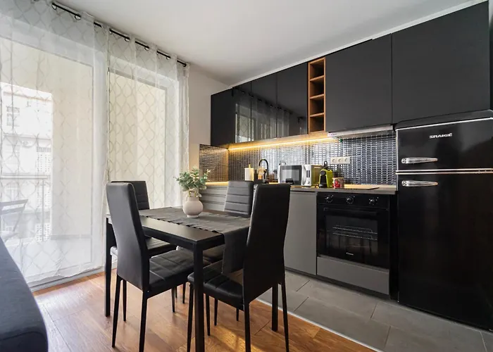 Eco - Charming 1 Bedroom With Balcony דירה